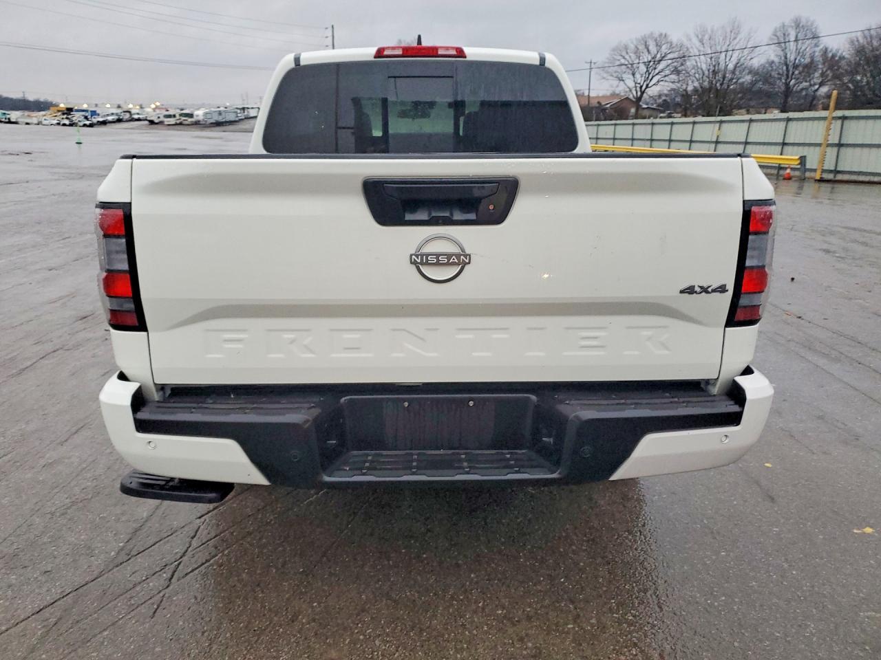 2025 Nissan Frontier s