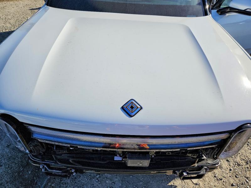 2025 Rivian R1S Adventure