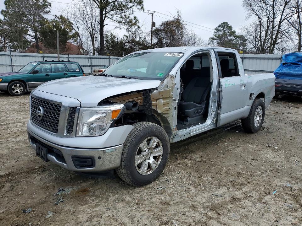 2018 Nissan Titan sv