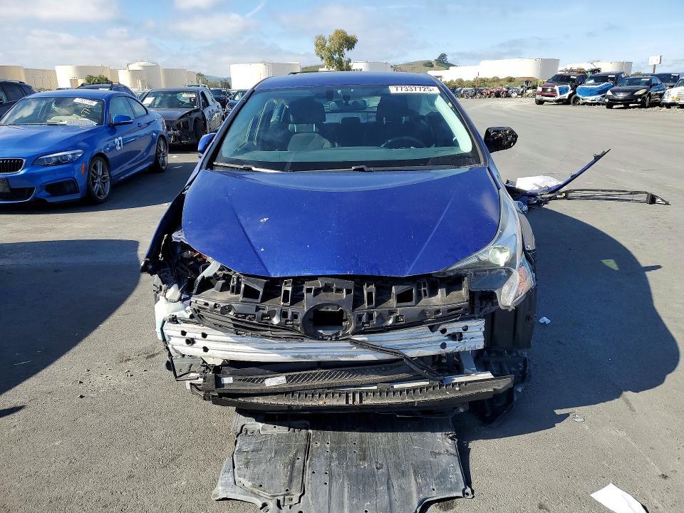 2016 Toyota Prius Three