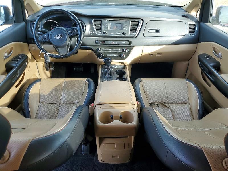 2017 KIA Sedona lx
