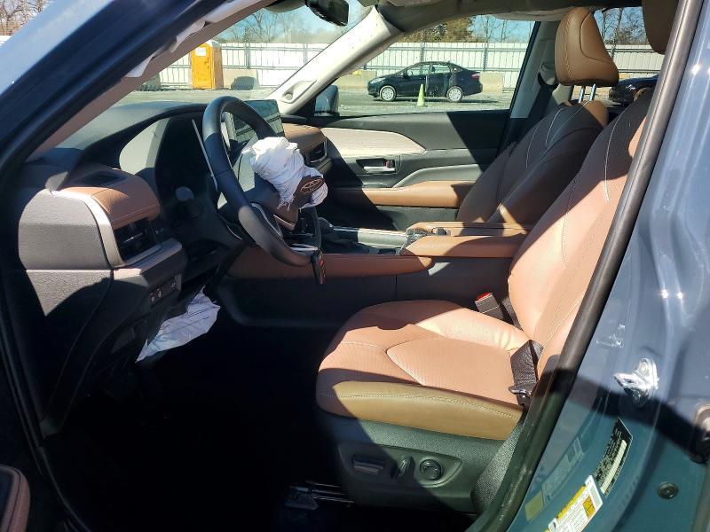 2025 Toyota Grand Highlander Platinum