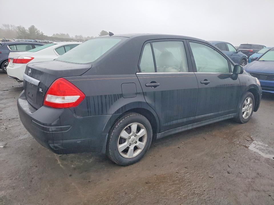 2008 Niss Versa s