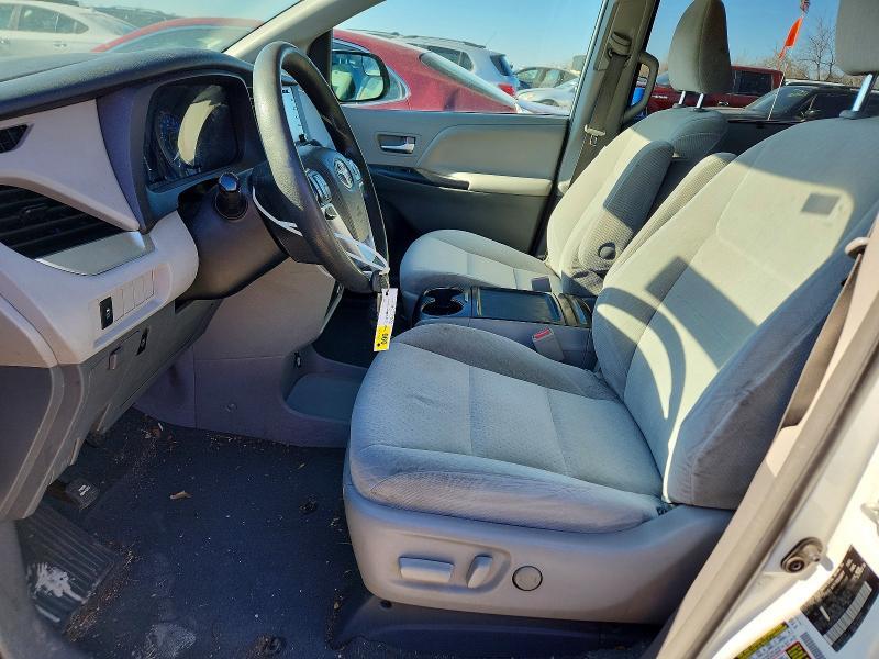 2019 Toyota Sienna le