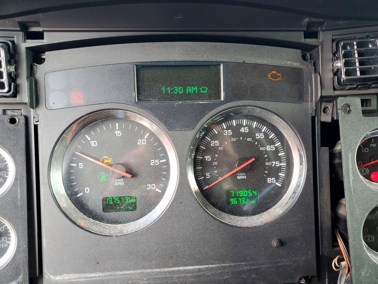 2015 Kenworth T660 Semi Truck