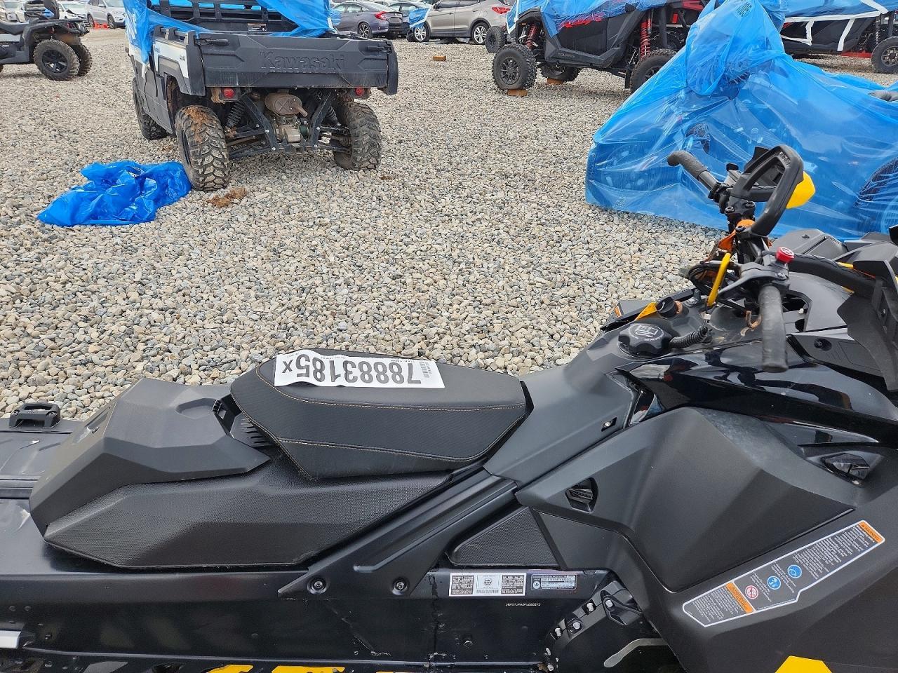 2023 Skidoo Summit NEO