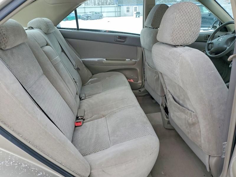 2004 Toyota Camry le