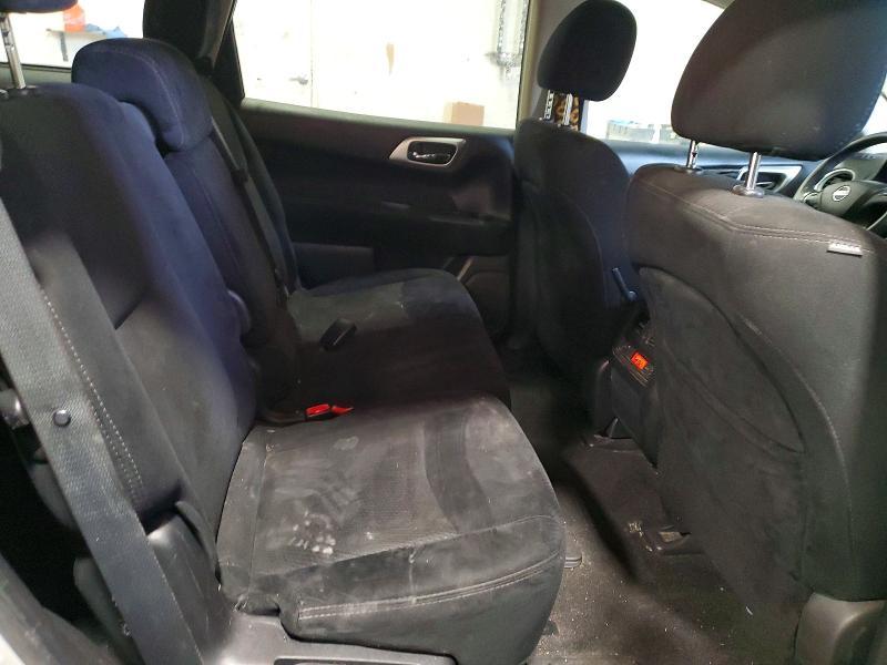 2015 Nissan Pathfinder sv