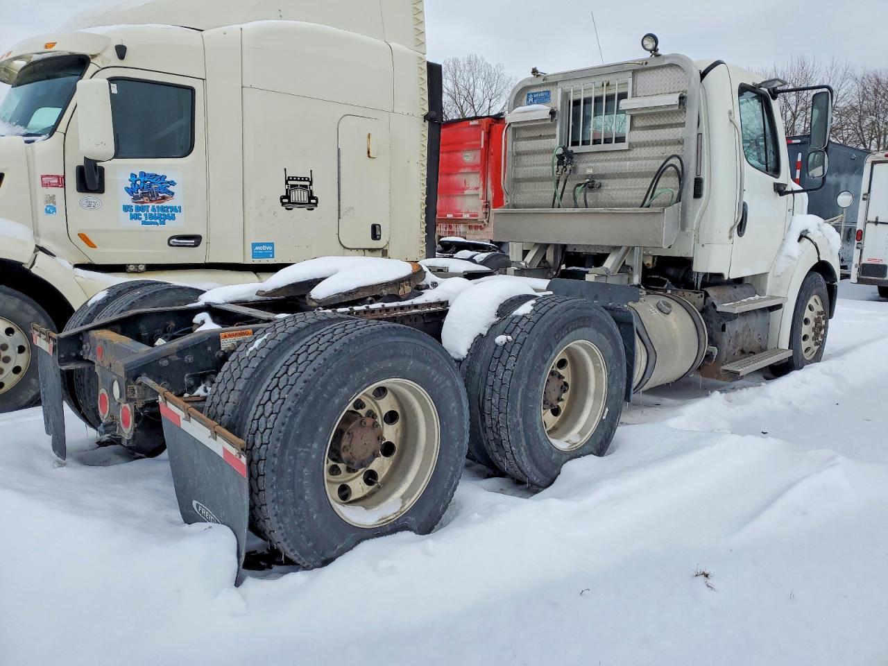 2017 Freightliner Business Class M2 Semi Truck
