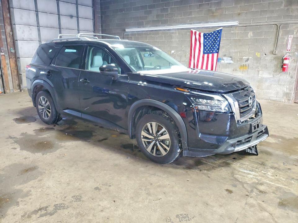 2025 Nissan Pathfinder sl