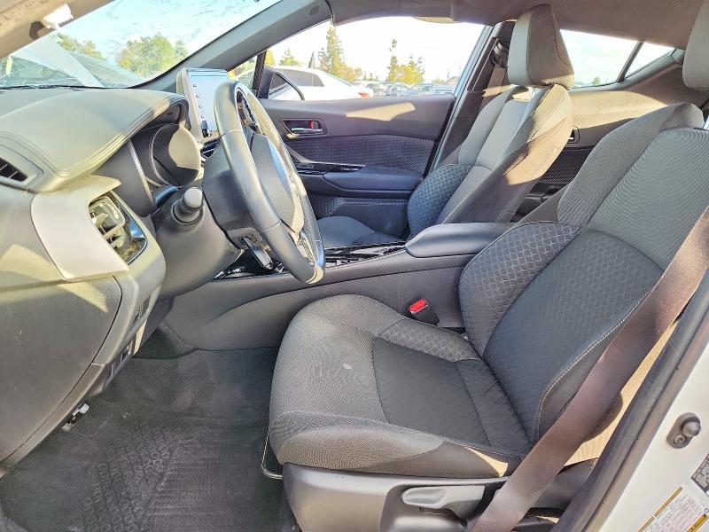 2022 Toyota C-hr xle