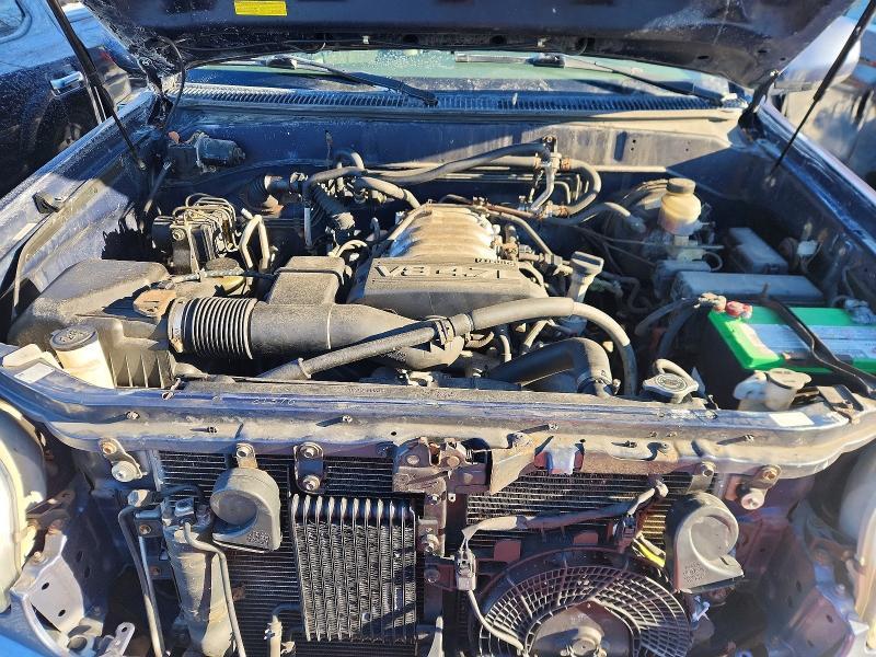2004 Toyota Sequoia SR5