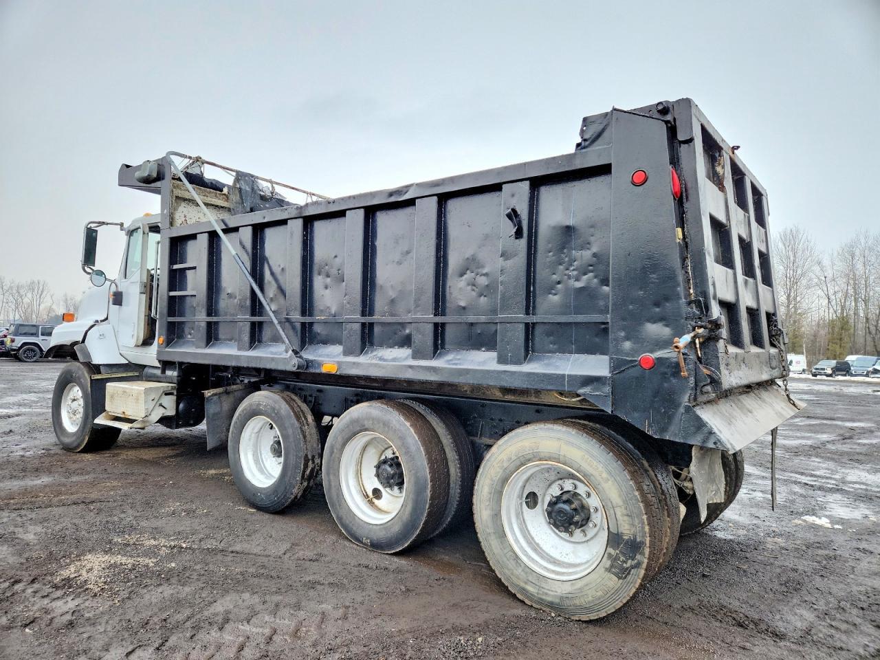 2003 International 5600I Dump Truck