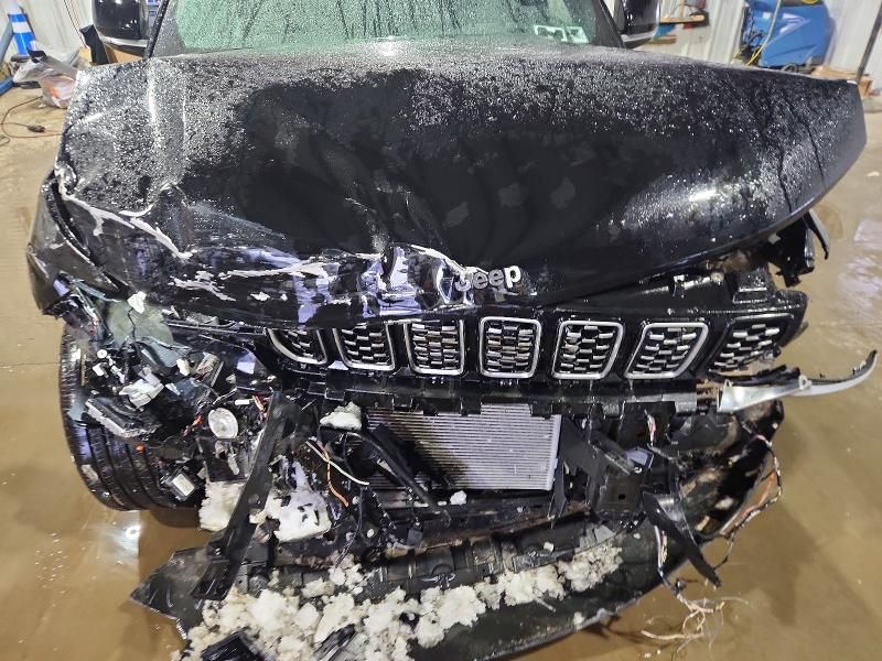 2023 Jeep Grand Cherokee Summit