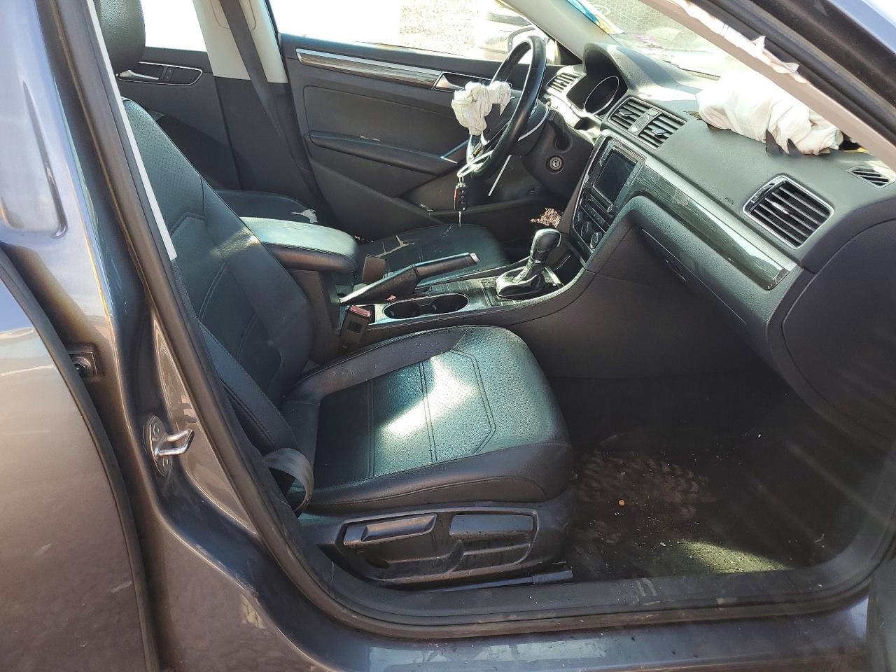 2016 Volkswagen Passat se