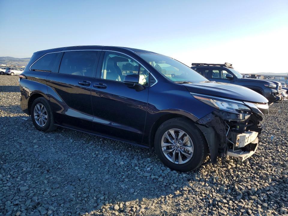 2023 Toyota Sienna le