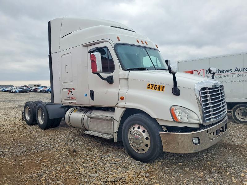 2018 Freightliner Cascadia 125 Semi Truck