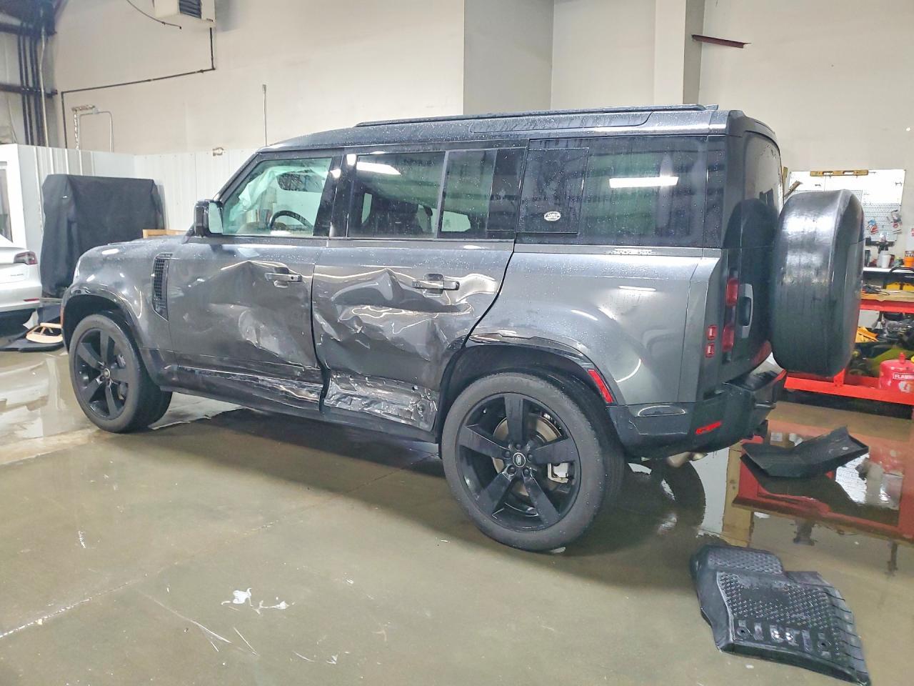 2023 Land Rover Defender 110 X-dynamic se