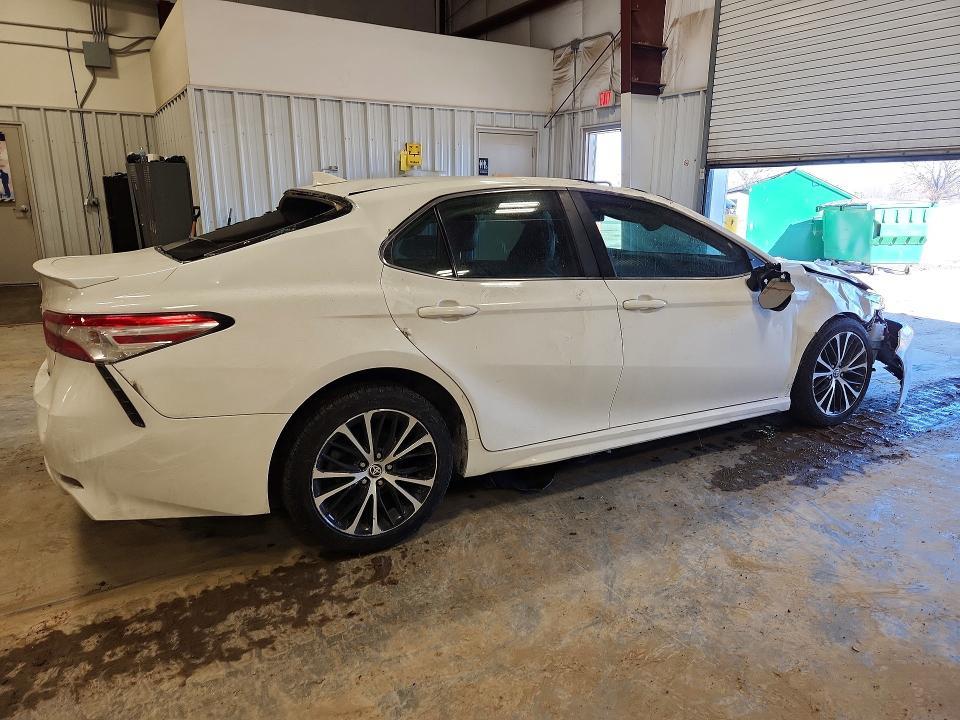 2020 Toyota Camry se