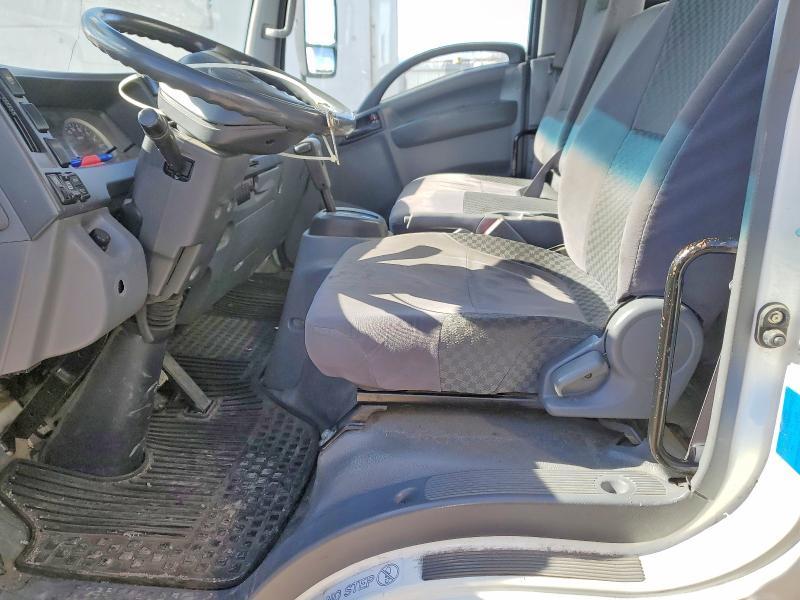 2013 Isuzu NPR HD BOX Truck