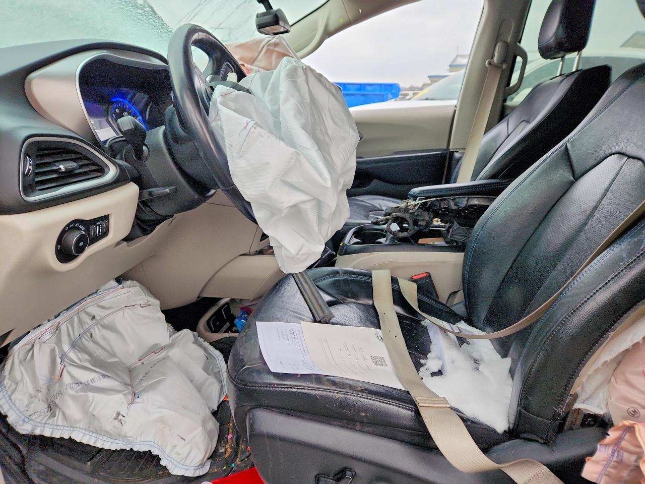 2021 Chrysler Pacifica Touring l