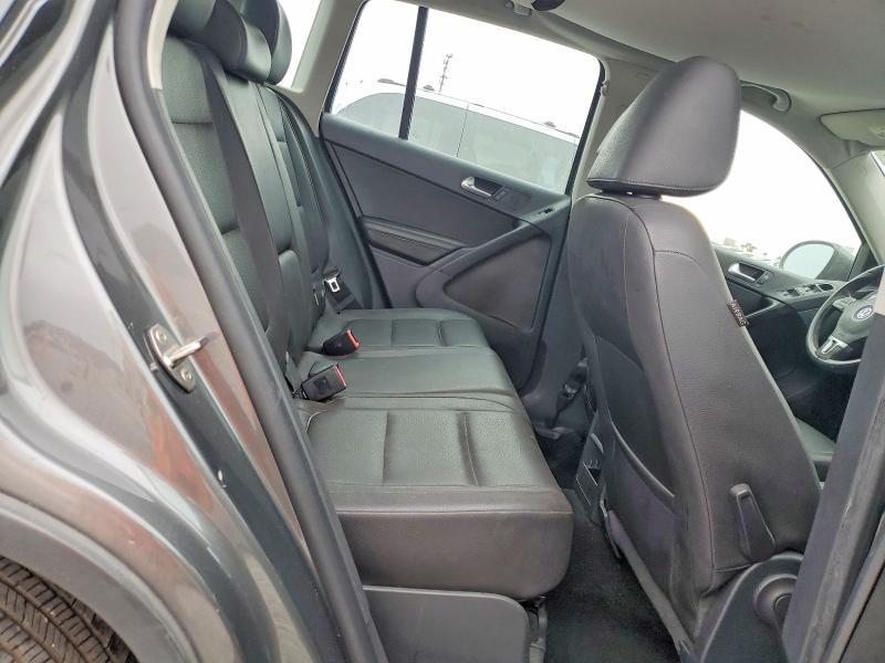 2016 Volkswagen Tiguan s