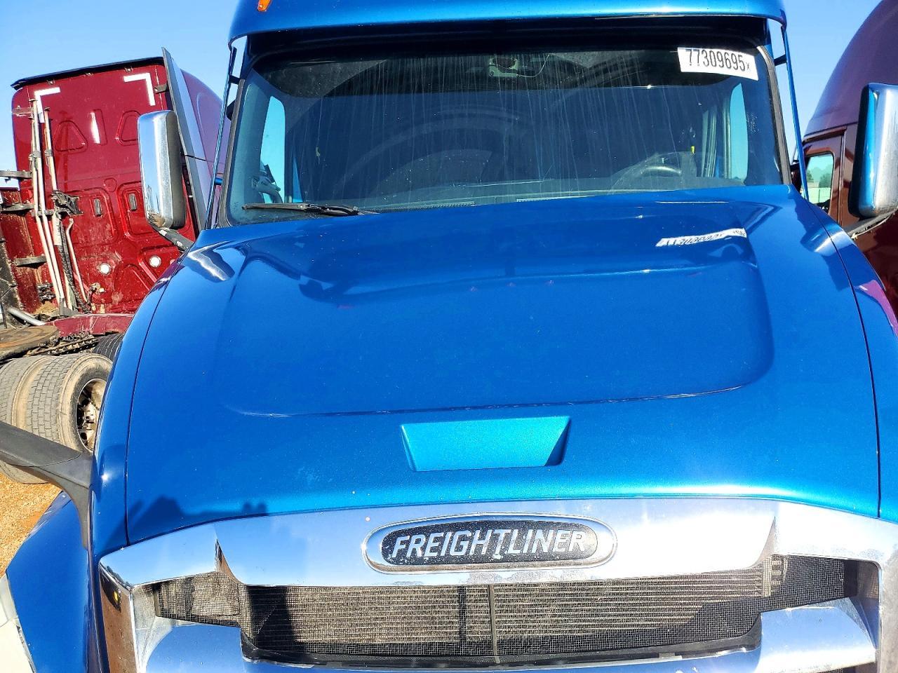 2021 Freightliner Cascadia 126 Semi Truck