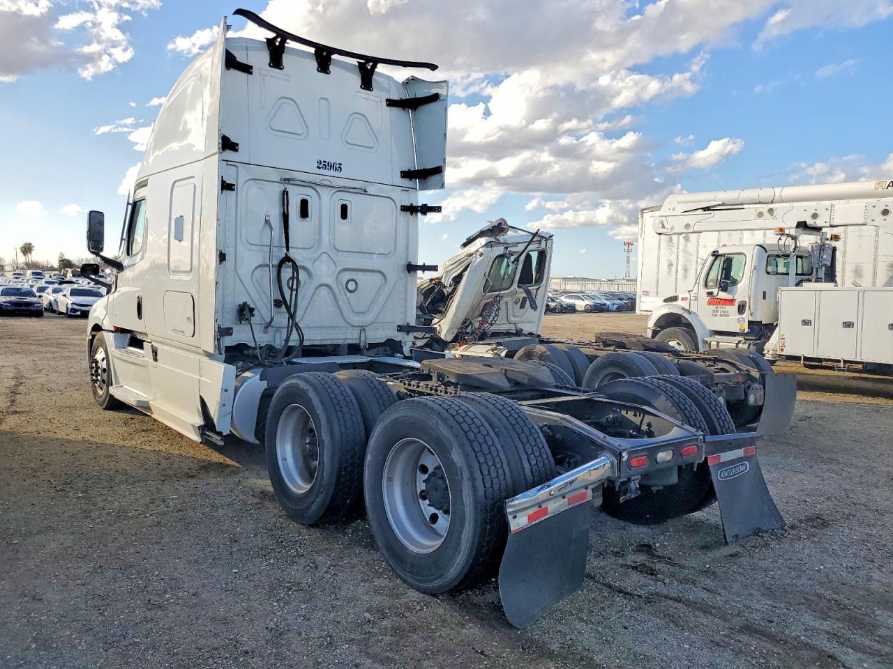 2022 Freigliner 2022 Freightliner Cascadia 126 Semi Truck