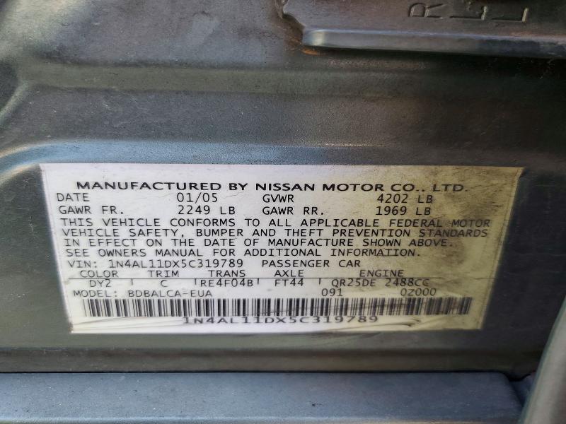2005 Niss Altima s