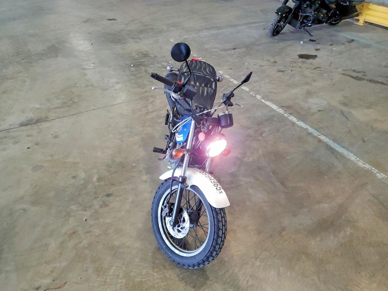 2017 Suzuki RV200