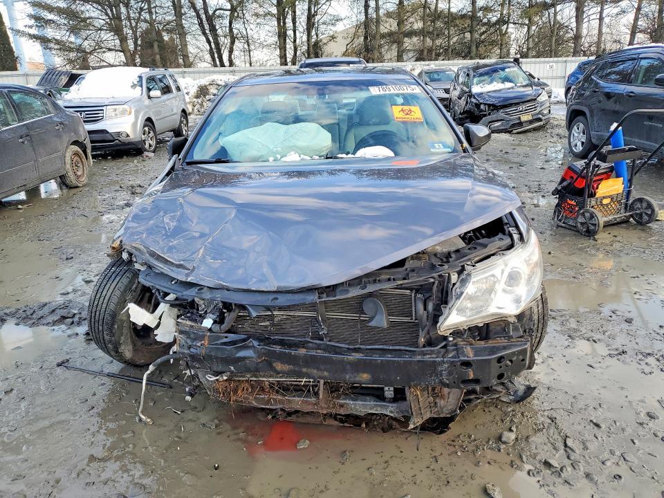 2014 Toyota Camry Hybrid le