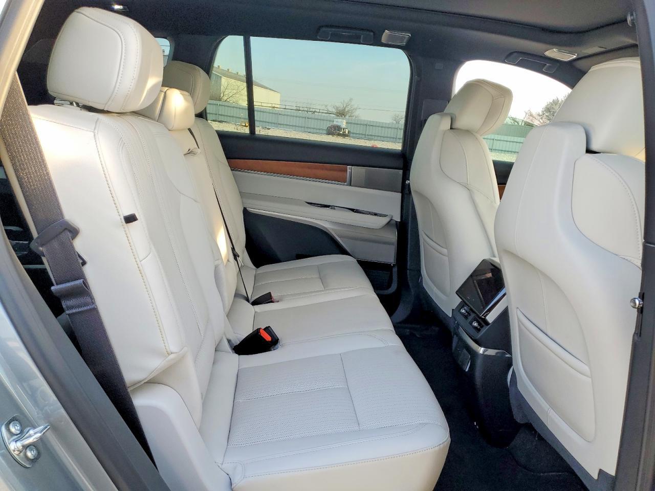 2026 Cadillac Vistiq Luxury