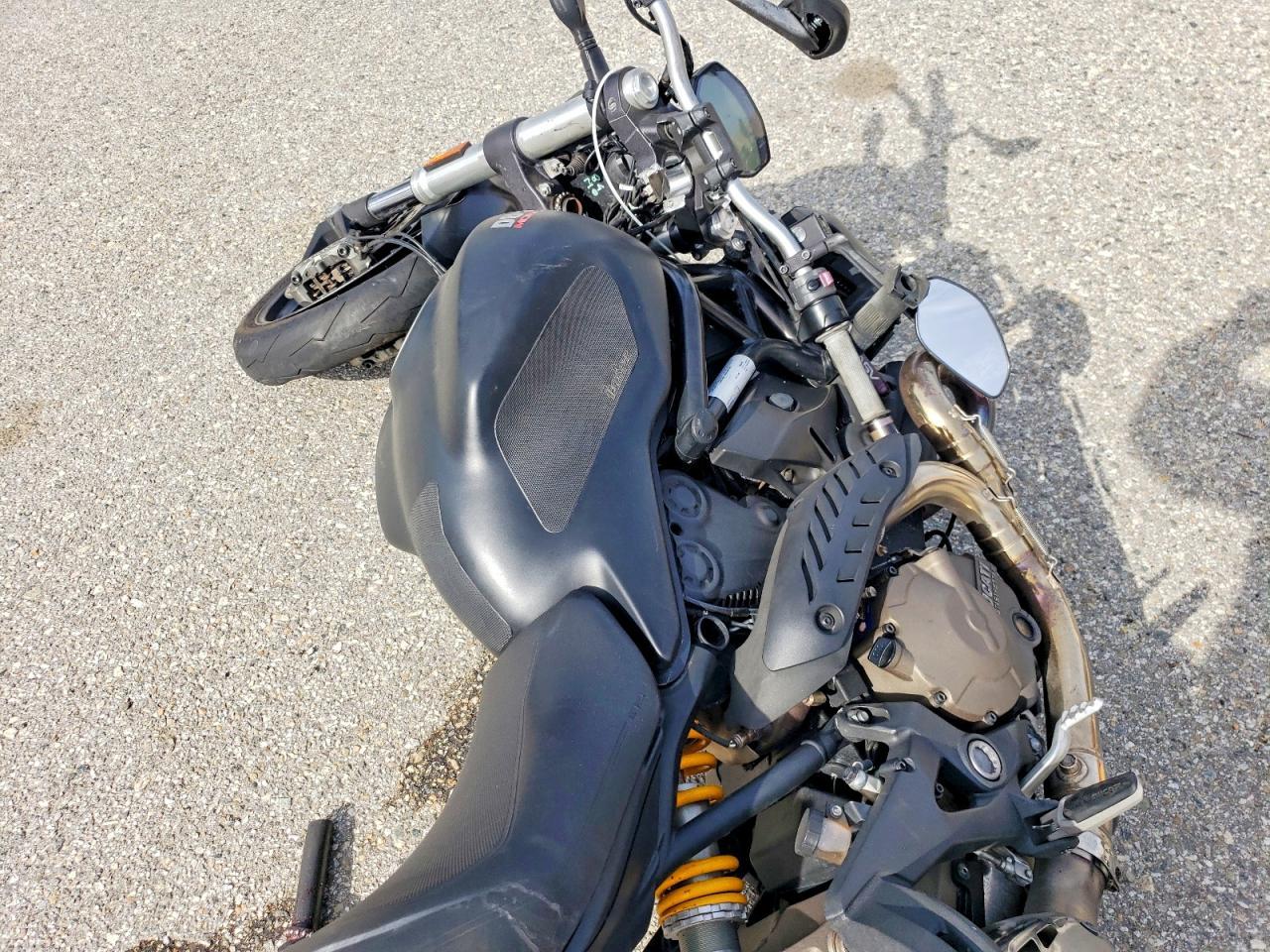 2015 Ducati Monster 821
