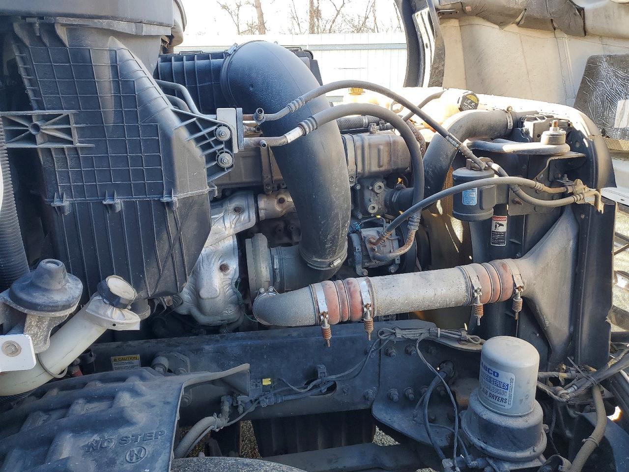 2019 Freigliner 2019 Freightliner Cascadia 126 Semi Truck