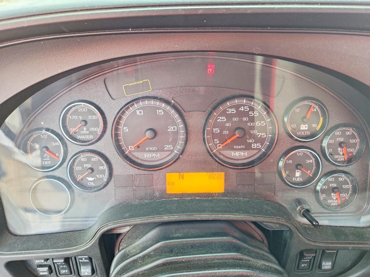 2017 International Prostar Semi Truck