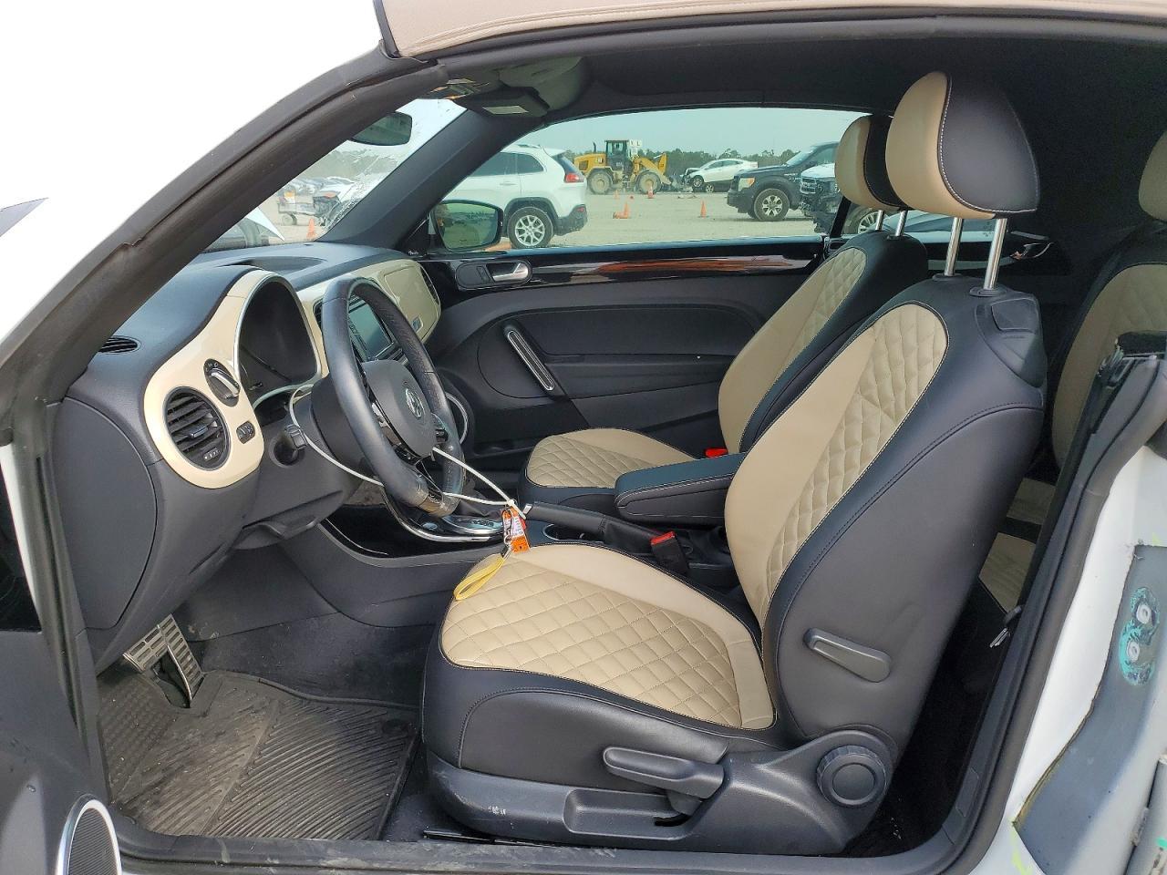 2019 Volkswagen Beetle s