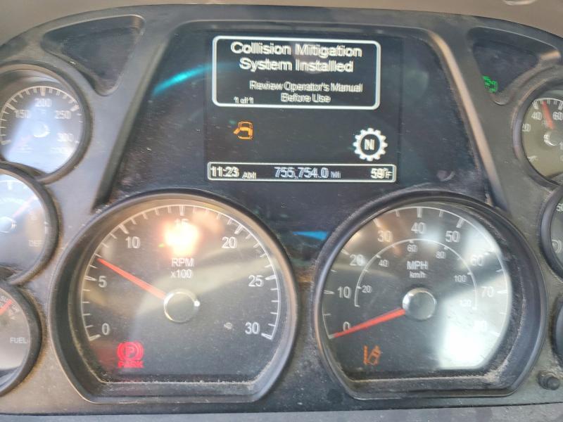 2017 Peterbilt 579 Semi Truck