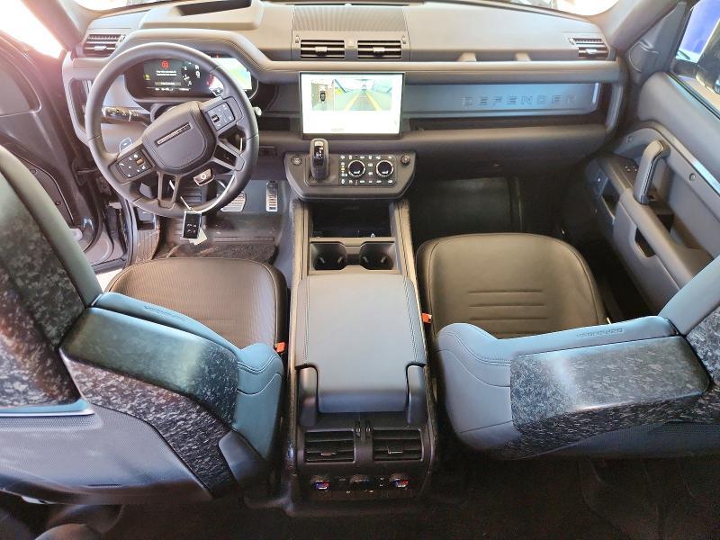 2025 Land Rover Defender Octa