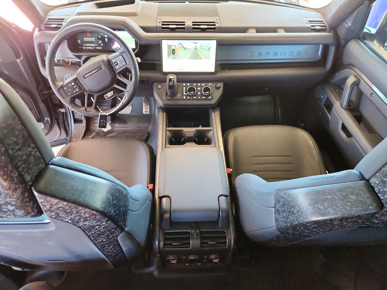 2025 Land Rover Defender Octa