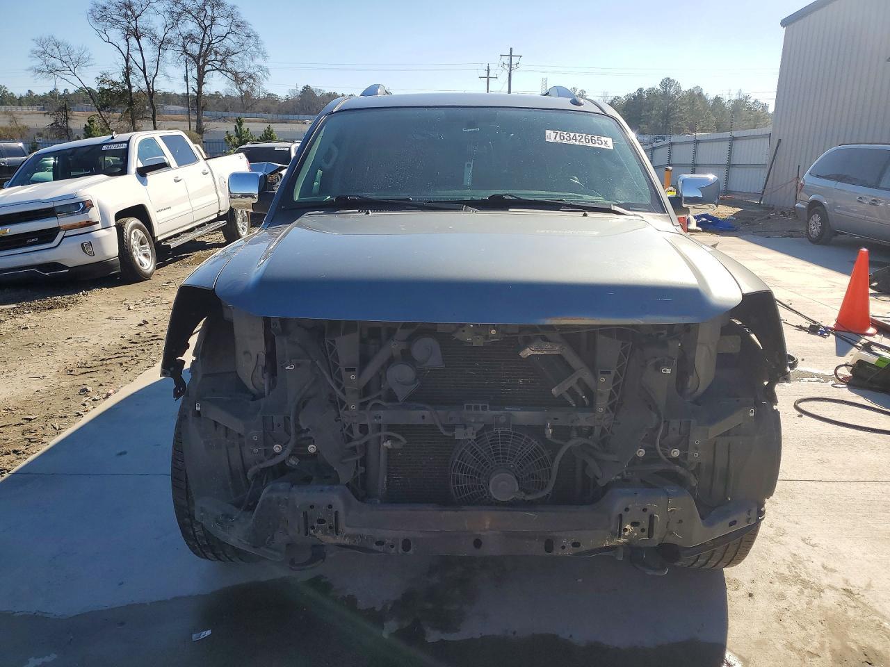 2015 Nissan Armada sv