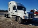 2014 Freightliner Cascadia Semi Truck