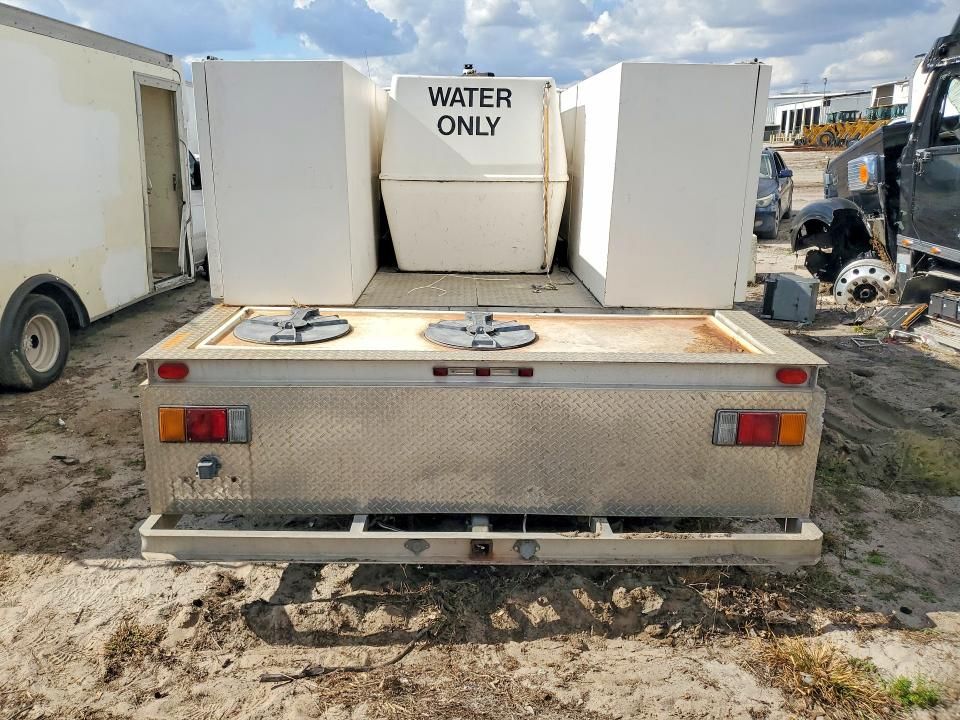 2016 Isuzu NPR HD Utility / Service Truck
