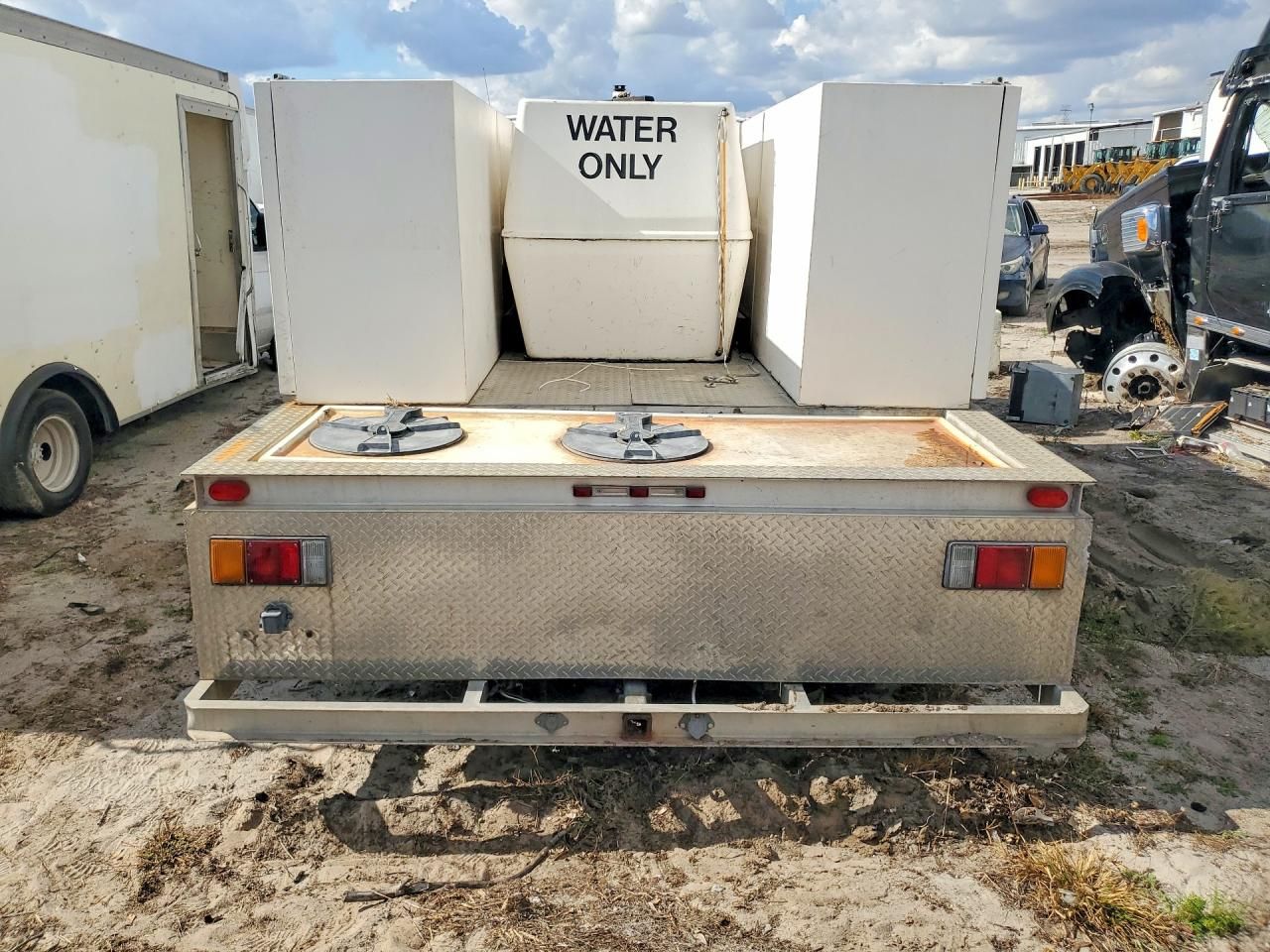 2016 Isuzu NPR HD Utility / Service Truck