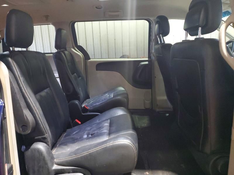 2016 Chrysler Town & Country Touring