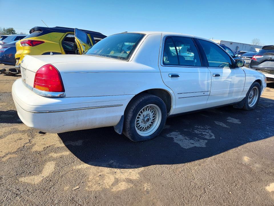1999 Ford Crown Victoria lx