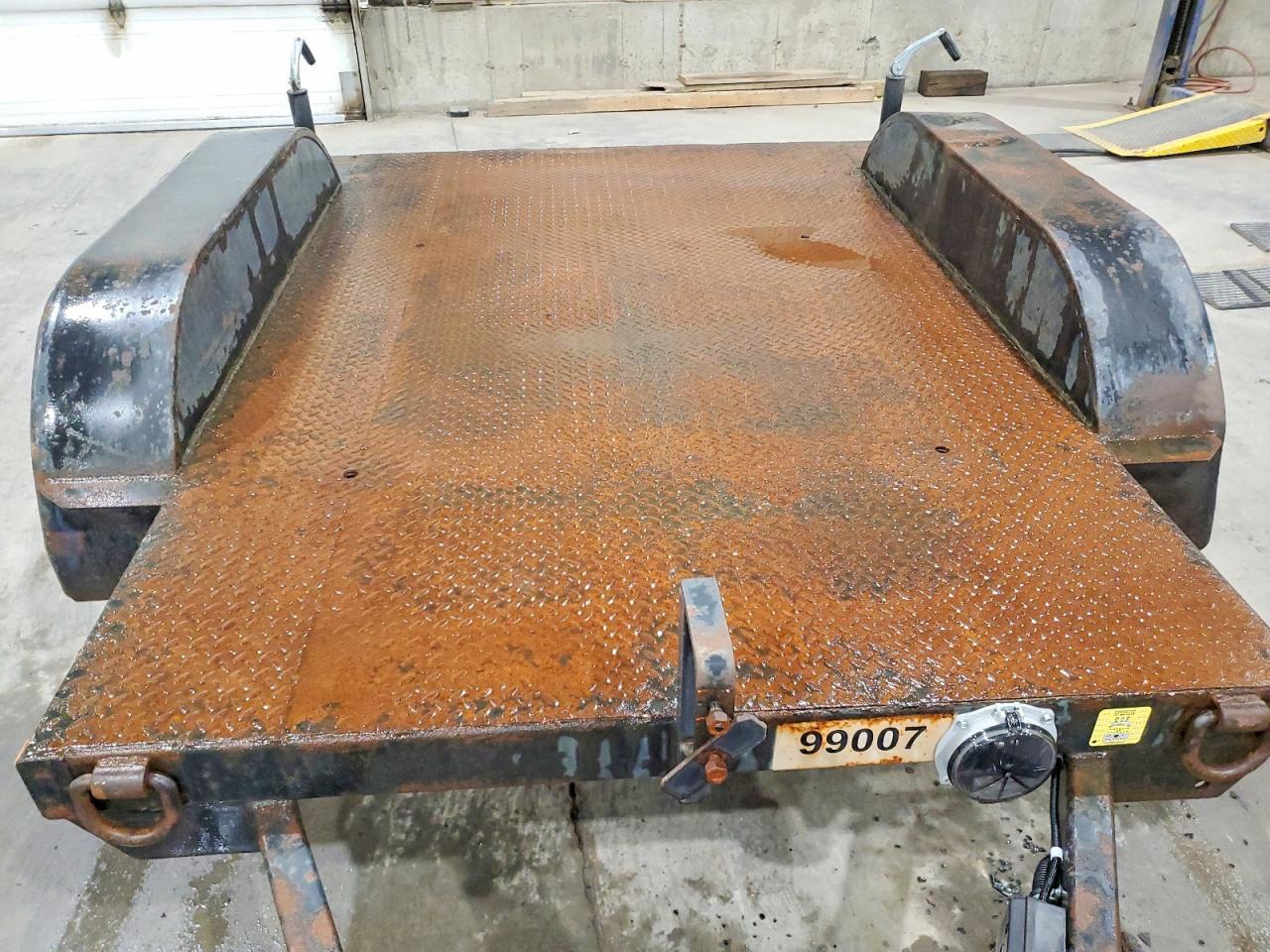 1999 Trail King Trailer