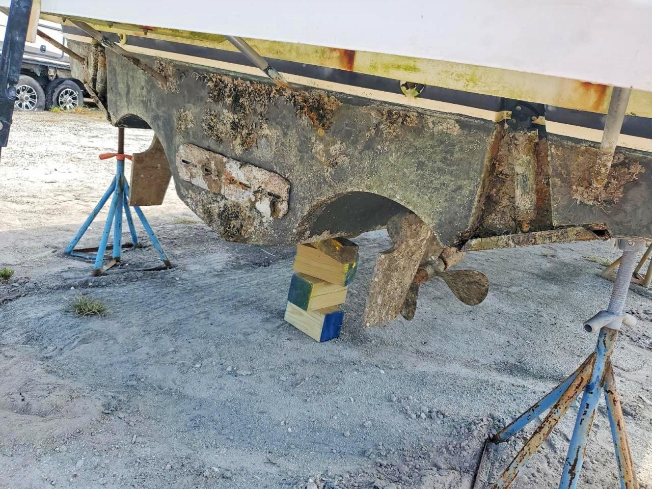 1998 Tiar Boat-Boat