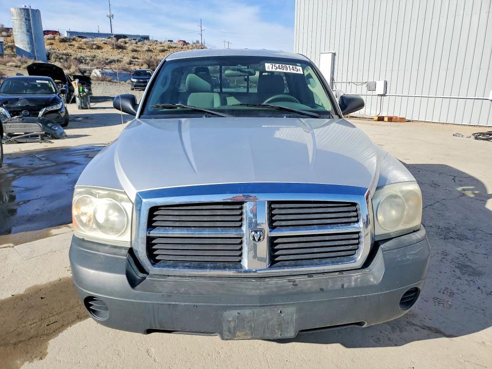 2005 Dodge Dakota st