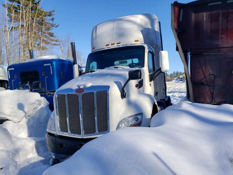 2017 Peterbilt 579 Semi Truck