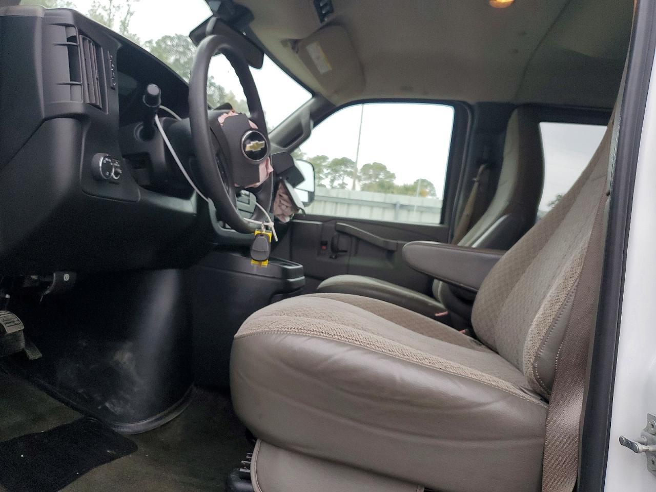 2019 Chevrolet Express G2500 LT